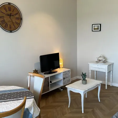 Апартаменты Avec Parking Pres De La - Fr-1-487-353 *