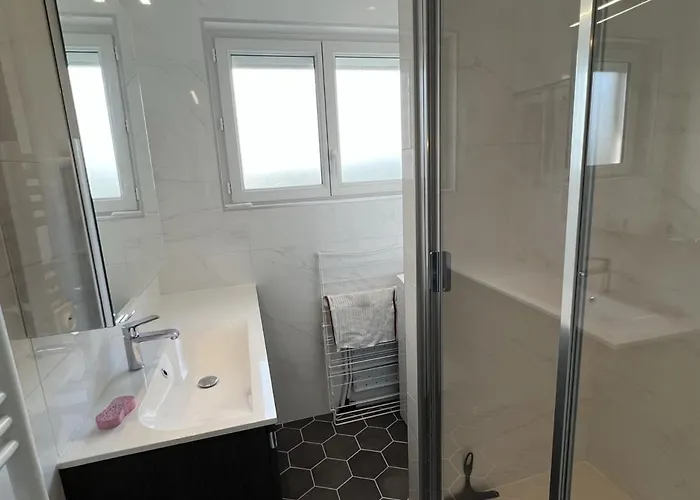 Avec Parking Pres De La - Fr-1-487-353 Apartment